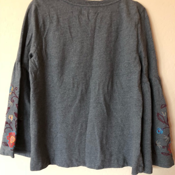 NWT Loft Large Embroidered Bell sleeve gray blouse - Picture 4 of 7